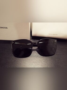 GENTLE MONSTER BY 01 Black Sunglasses